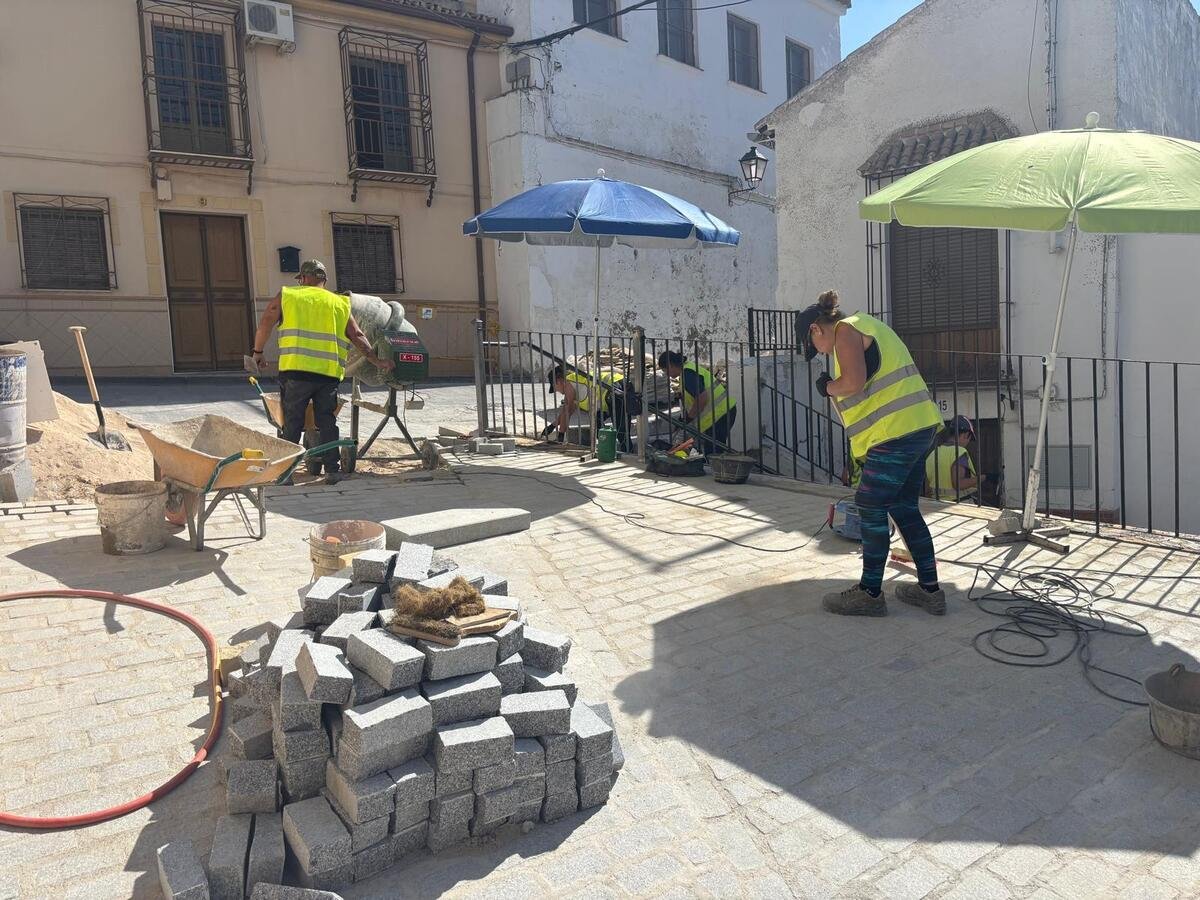 La Almedina avanza obras PFEA 2025-26: 327.000€ y 107 trabajadores en mejoras y redes