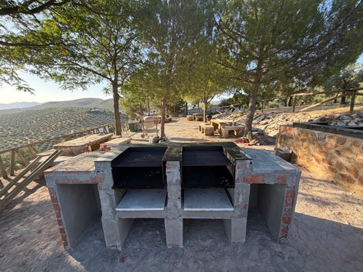Mirador La Canteruela (Fuente-Tójar) entra en fase final y estrenará farolas solares