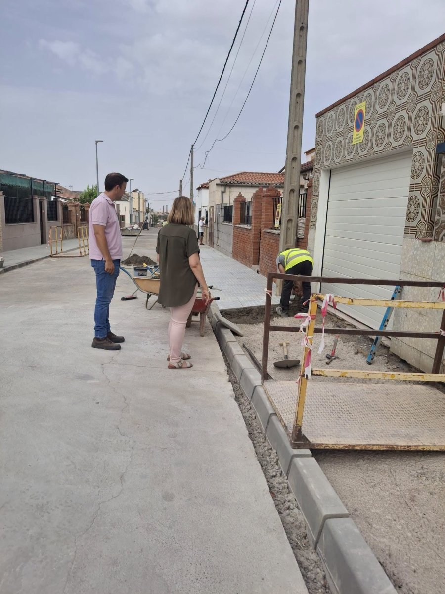 Alcaldesa inspecciona fin de obras en San Miguel: calle más accesible y segura