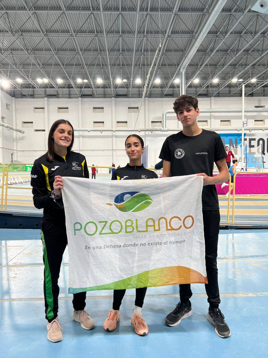 Lydia Estévez oro (3,45) y Marco  Calvente podio (3,65) en pértiga Sub‑20 en Antequera