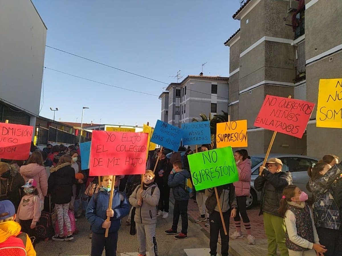 El AMPA del CEIP Virgen de Luna de Pozoblanco se manifestará en la Delegación de Educación de Córdoba.