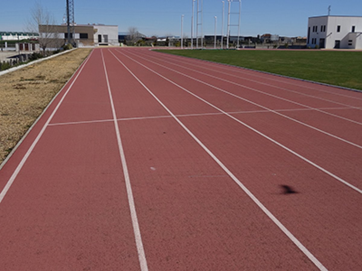 Pozoblanco inaugura ampliación de la nave de atletismo y nueva sede del Club Maratón