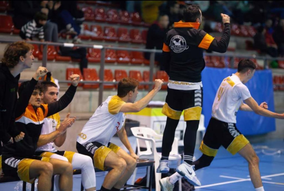 C. Promesas B. Pozoblanco remonta en el último cuarto y mantiene vivas sus opciones de playoff (61-56)