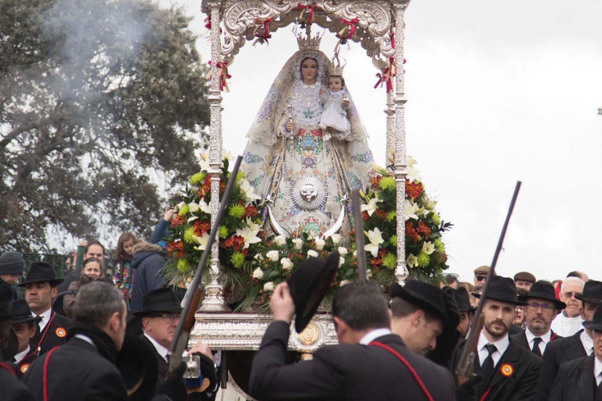 La Romería de la Virgen de Luna en el aire ante la situación meteorológica adversa