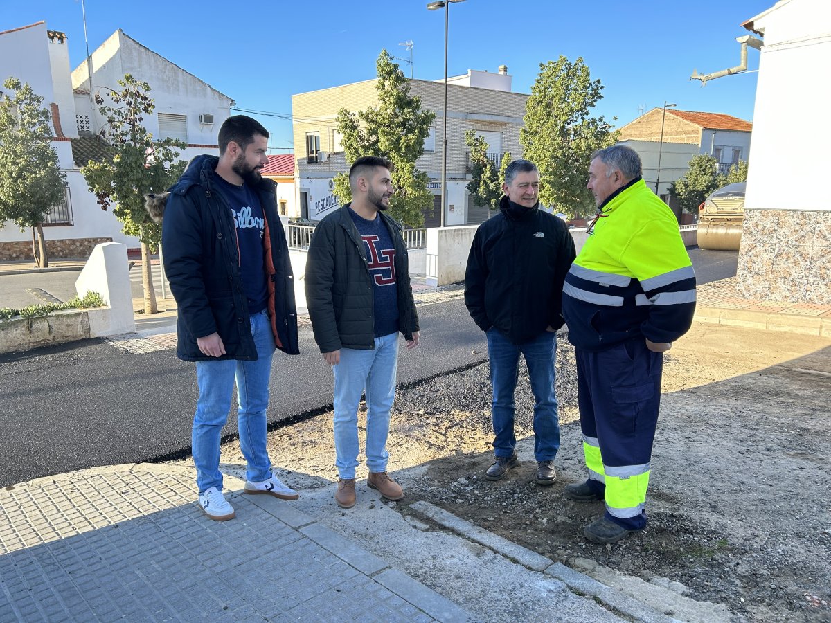 Finaliza la pavimentación de calles cercanas a Maestro José Torrellas en Peñarroya-Pueblonuevo
