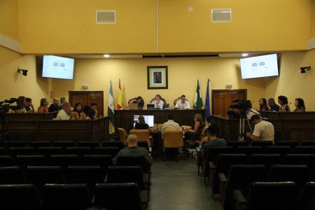 imagen de Lucena tramita ayudas 2026 para 30 plazas de formación en construcción y estudia limitar sopladoras
