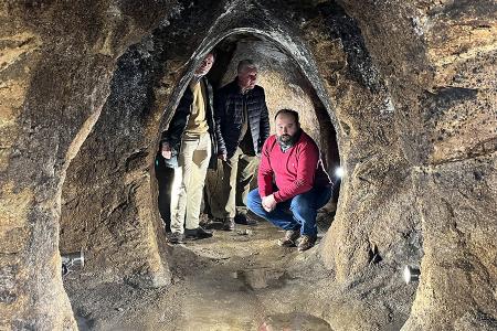 imagen de El Ayuntamiento de Pedroche presenta el proyecto ‘Cuevas del vino’