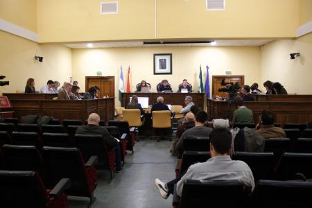 imagen de Lucena aprueba nueva ordenanza de comercio ambulante y medidas sobre sopladoras y banca en Jauja