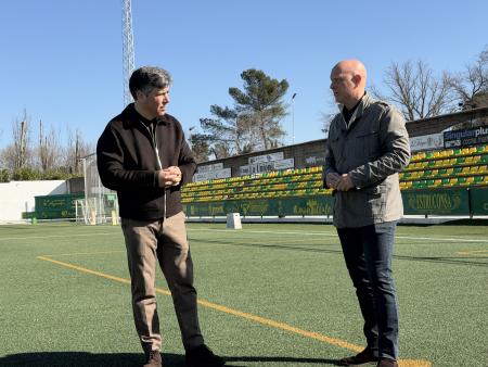 imagen de Montilla: 845 asientos nuevos y luz gratuita en pistas municipales