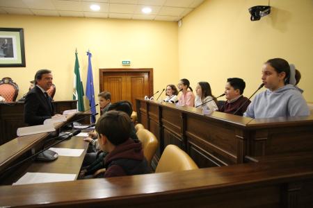 XIII Pleno Infantil de Lucena impulsa medidas contra el acoso y plantea aulas verdes