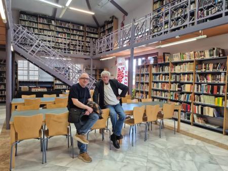 imagen de Vicent Borrás dona a la Biblioteca de Peñarroya libros y documentación sobre su padre Leonardo Borrás