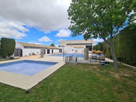 imagen de Fuente-Tójar adjudica a empresa local obra de captación de aguas pluviales para la piscina
