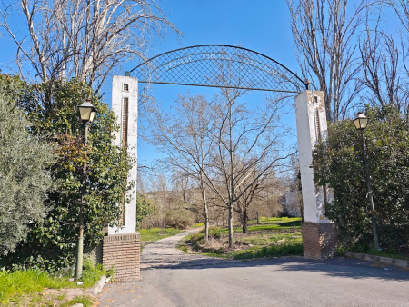 Lucena licita reforma del entorno del Parque El Cascajar con parque canino y nueva iluminación