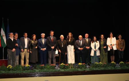 imagen de Lucena homenajea a Curro Lucena con la Medalla al Mérito y una gala flamenca