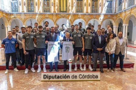 imagen de La Diputación recibe al Coto Basket por su ascenso a Primera FEB, primer logro en 24 años
