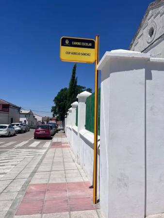 imagen de Señalizan el Camino Escolar del CEIP Aurelio Sánchez para una movilidad más segura y sostenible