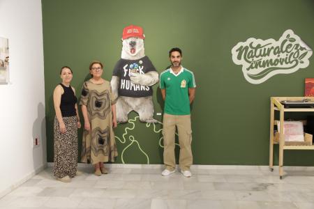 imagen de Exposición en Sala Azul: arte con materiales recuperados y máscaras infantiles hasta el 6/9