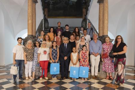 imagen de Diputación y EMPROACSA entregan premios del IV Certamen 'El agua nos iguala'