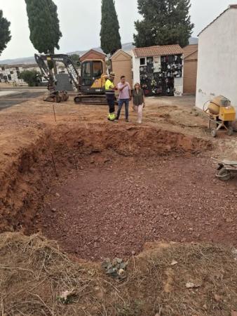imagen de Avanzan cimentaciones en dos cementerios para instalar dos nuevos bloques de nichos