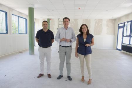 imagen de Comedor del CEIP Antonio Machado en Lucena, casi listo para 110 alumnos al inicio del curso
