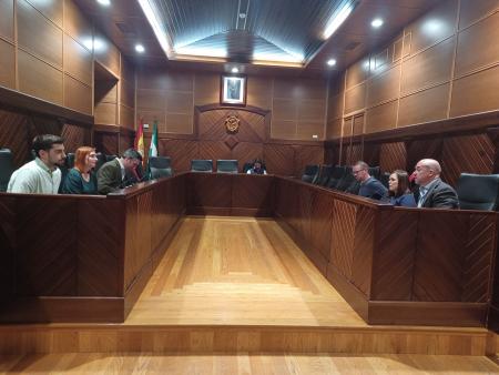 imagen de IU acusa al alcalde de Pozoblanco de desorganización: 90 trabajadores sin contrato y subidas salariales retroactivas