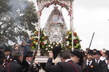 La Romería de la Virgen de Luna en el aire ante la situación meteorológica adversa