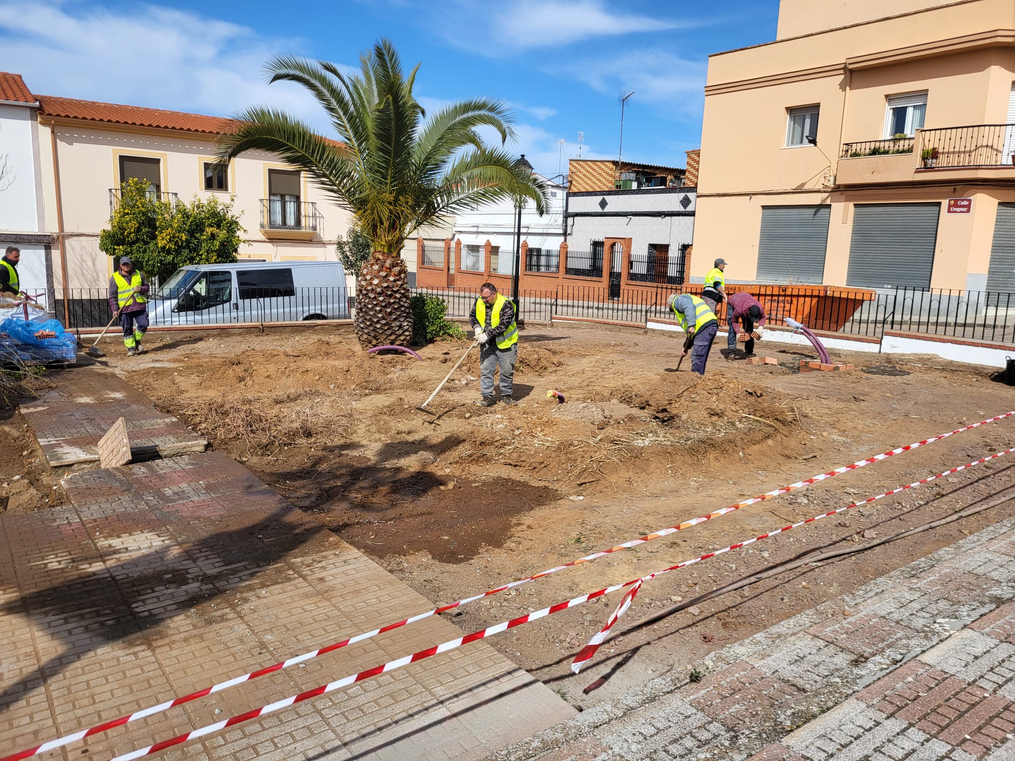 Se inician obras de mejora en la Plaza Virgen de la Luz de Peñarroya