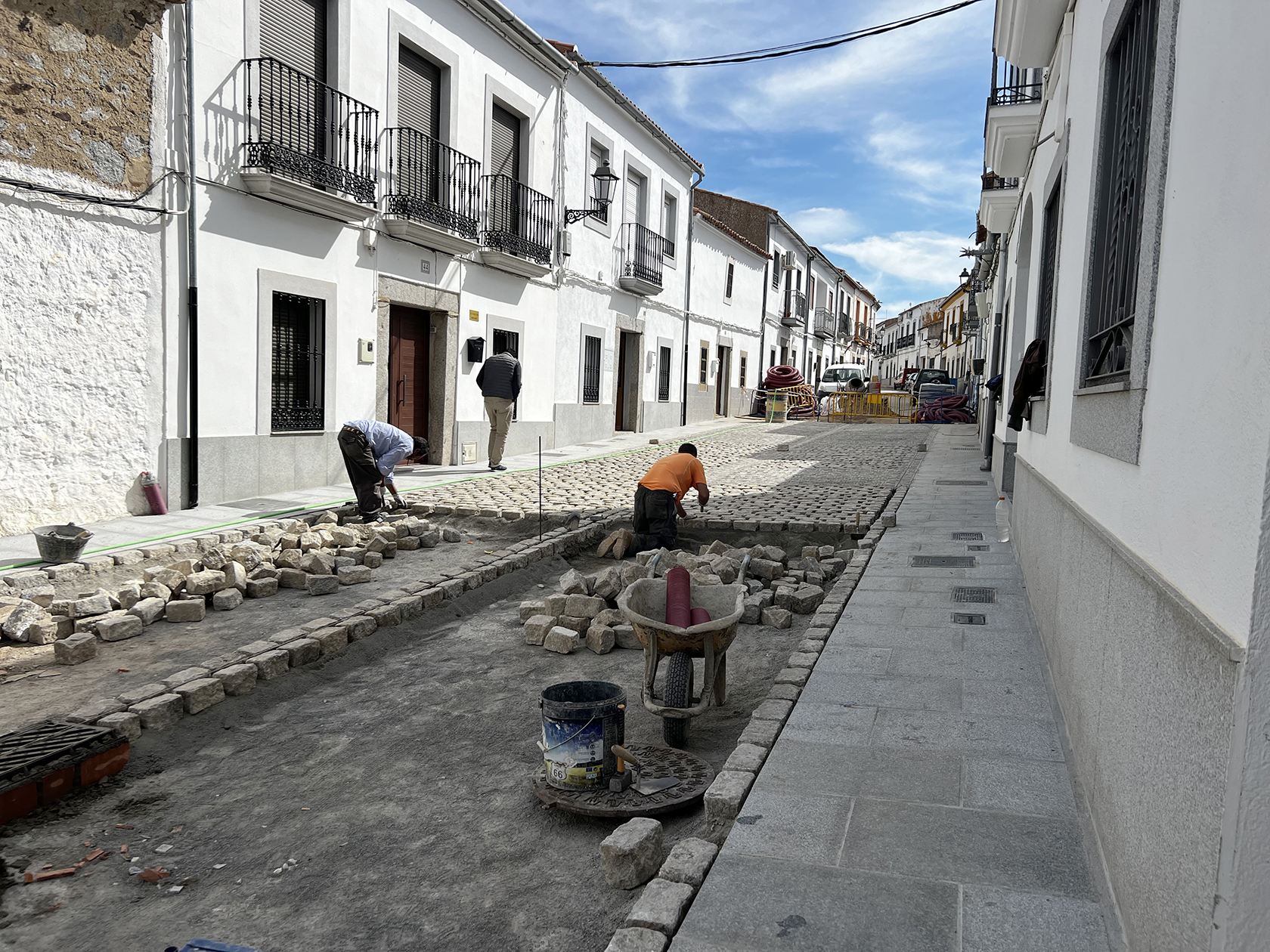Han comenzado las obras de mejoras en los dos primeros tramos de la calle Camino de Santiago