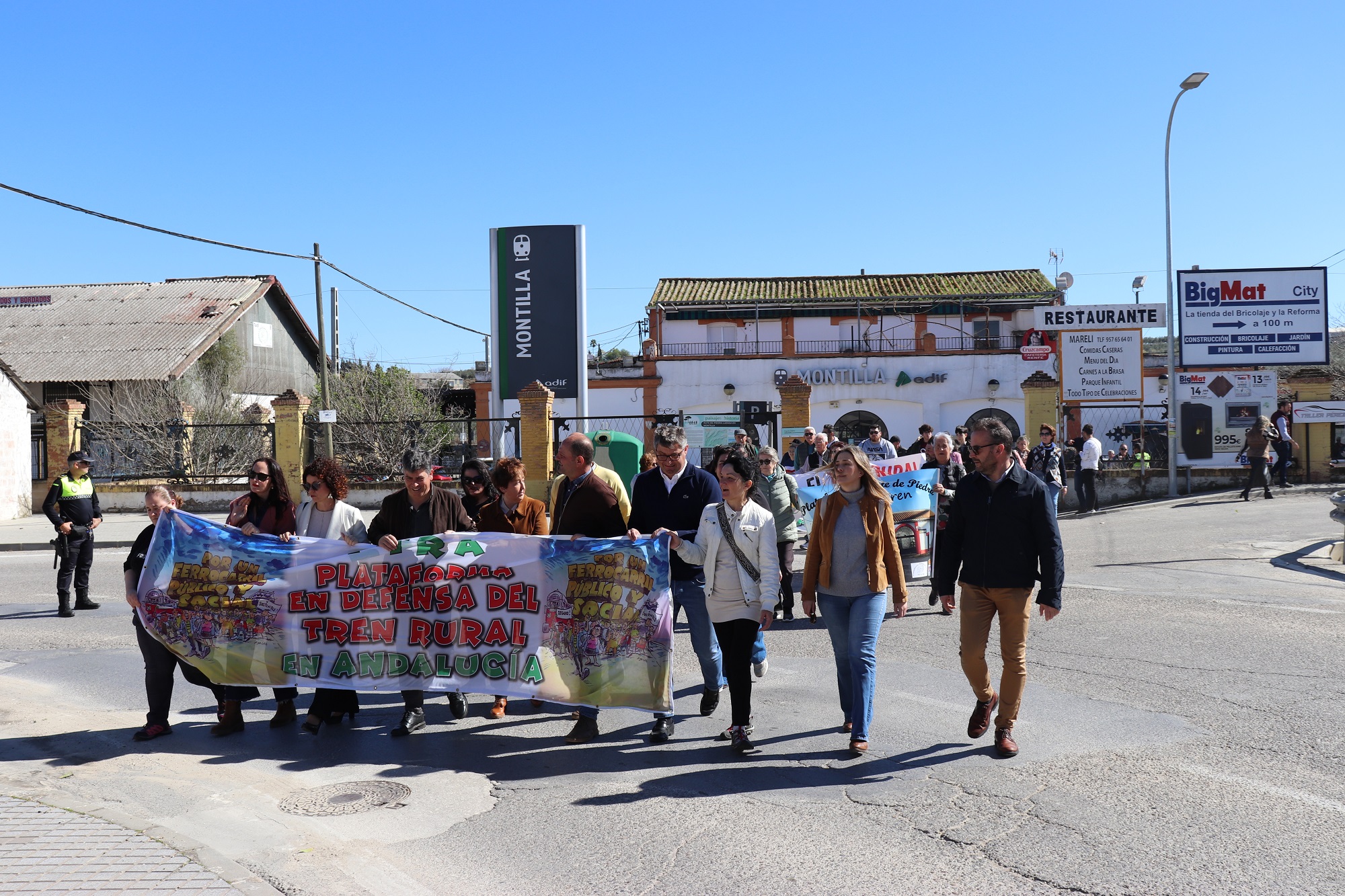 El Ayuntamiento de Montilla se une a marcha por la recuperación del tren de media distancia