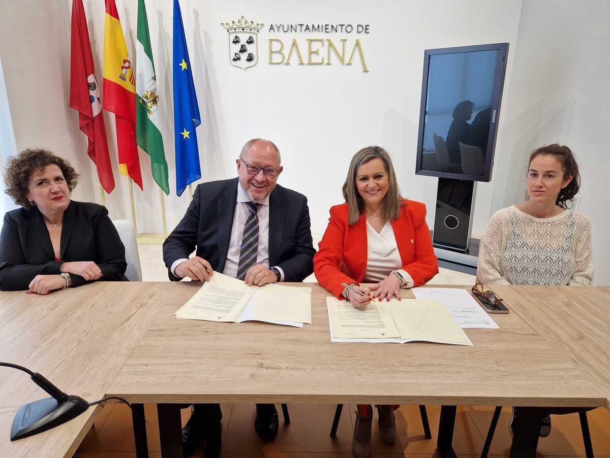 Ayuntamiento de Baena y Universidad de Córdoba firman convenio para estudio de la Cueva del Yeso y avifauna urbana