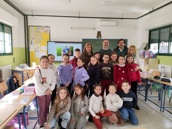 Alcaldesa y concejal felicitan a 3º por su proyecto ambiental