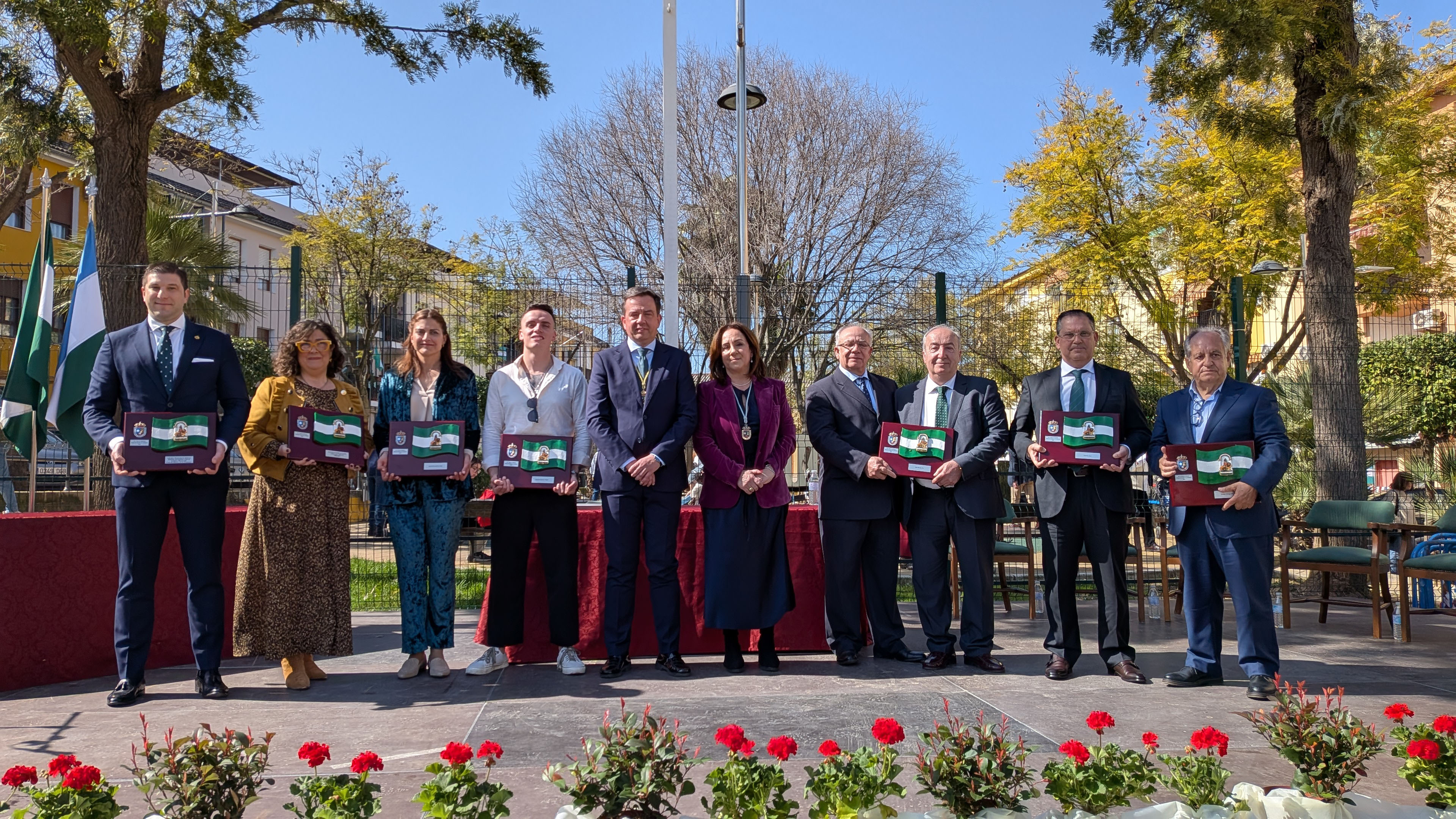 Lucena celebra el Día de Andalucía con homenajes, siete Banderas y concierto de Laura Gallego