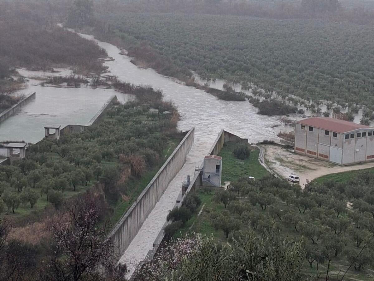 Vadomojón, al 70% tras fuertes lluvias; activado dispositivo de seguridad