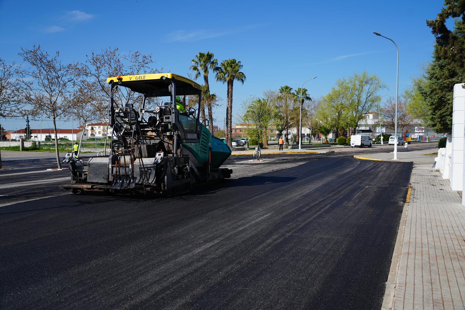Ayuntamiento inicia plan de asfaltado primaveral: 9.616 m² y más de 80.000€ en fase 1