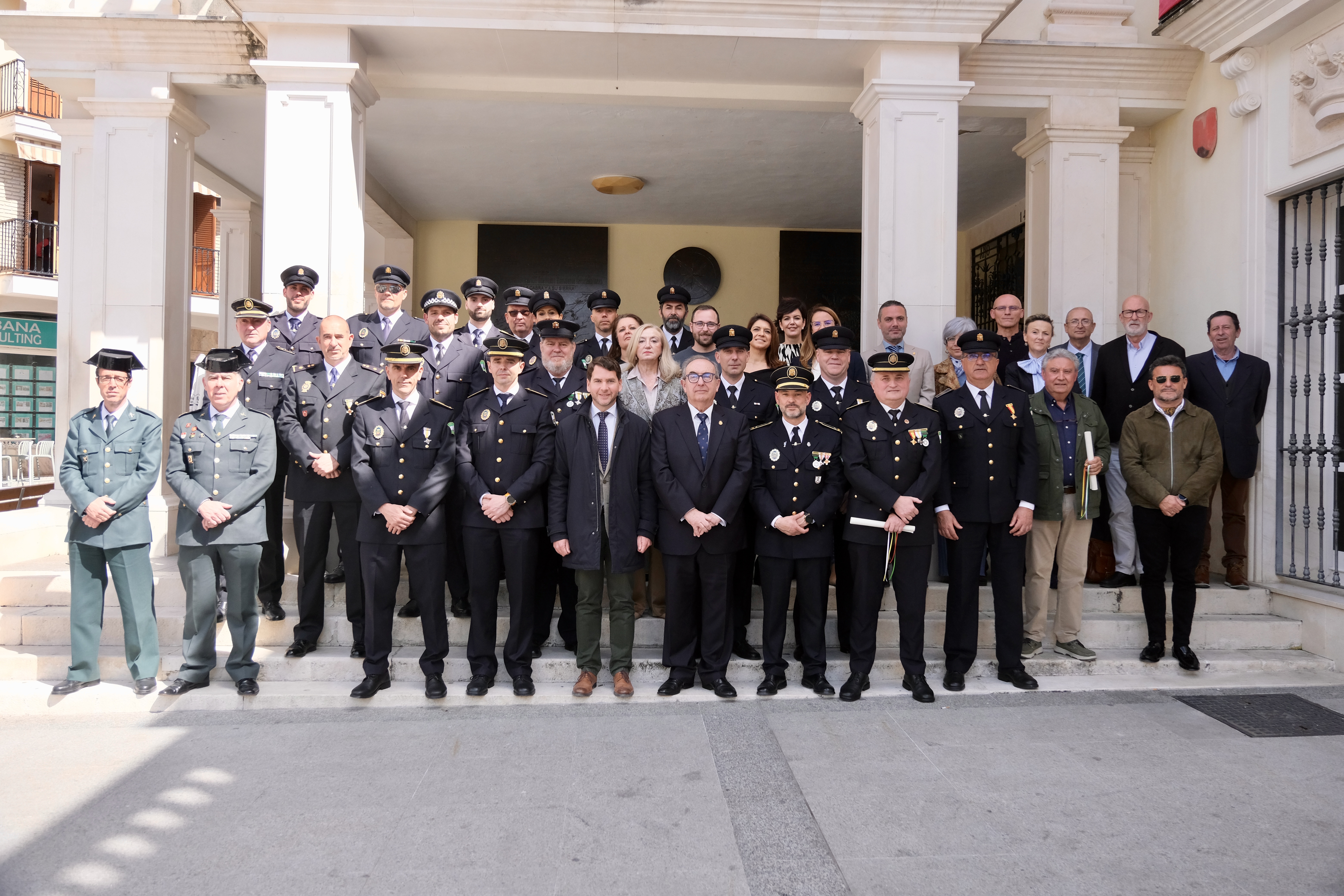 Cabra distingue a Policía Local, voluntarios y jefe de la Comisaría en San Rodrigo