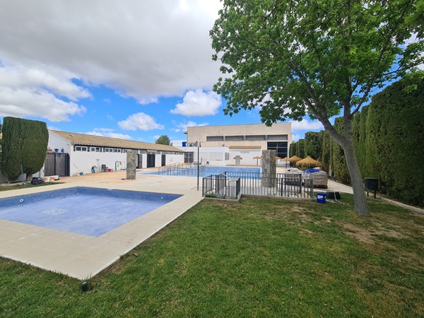 Fuente-Tójar adjudica a empresa local obra de captación de aguas pluviales para la piscina