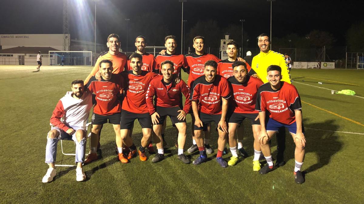 El equipo Autoescuela Pozoblanco se lleva el primer el torneo de futbol 7 de Mystic Events